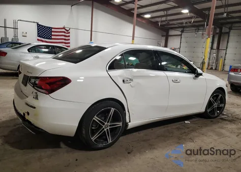 2021 Mercedes-Benz A 220 4Matic z USA, uszkodzony, nr VIN W1K3G4FB2MJ296315